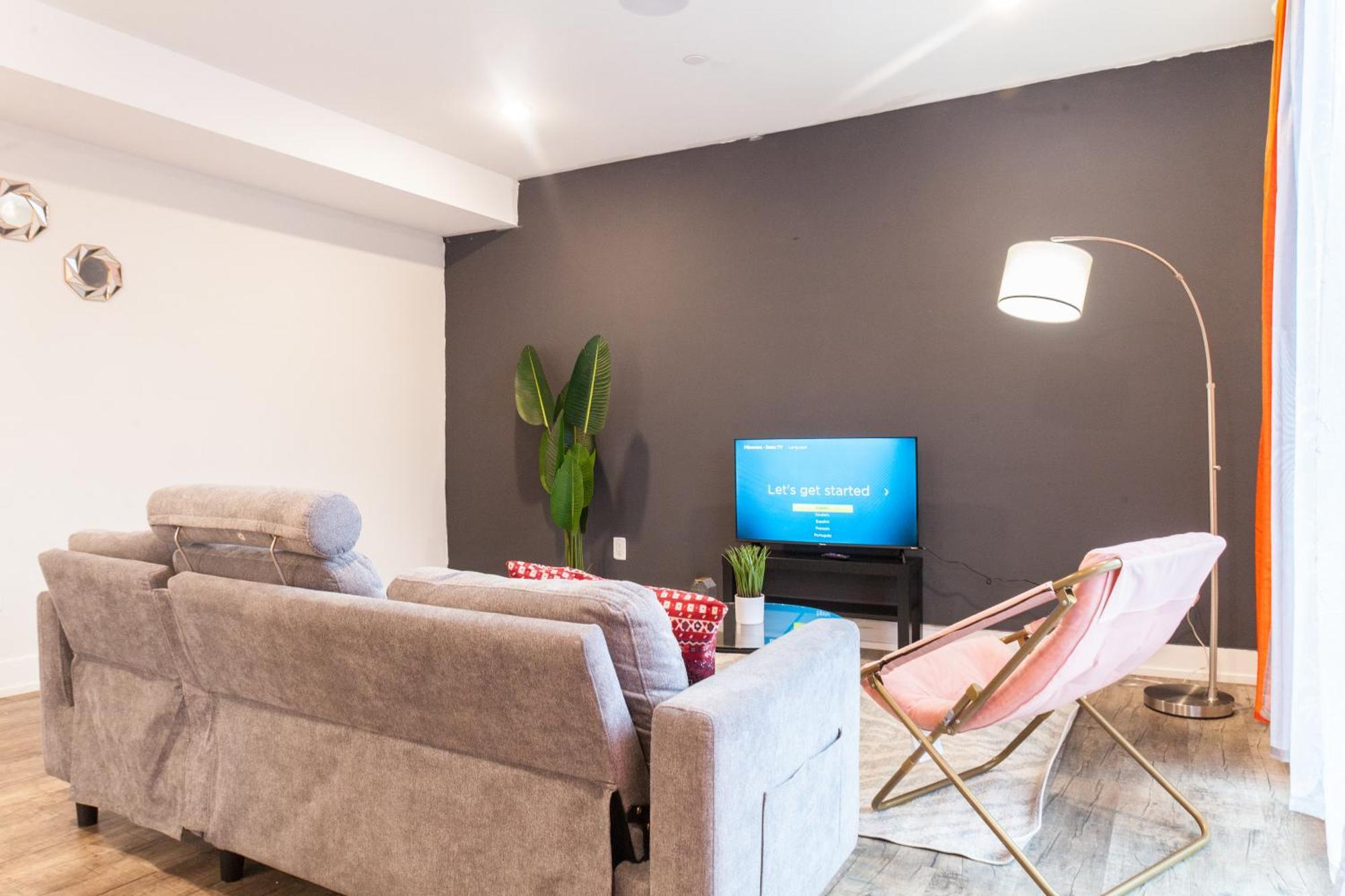 Apartment 2 Bedroom Spacious Retreat-wd-wifi Free Parking